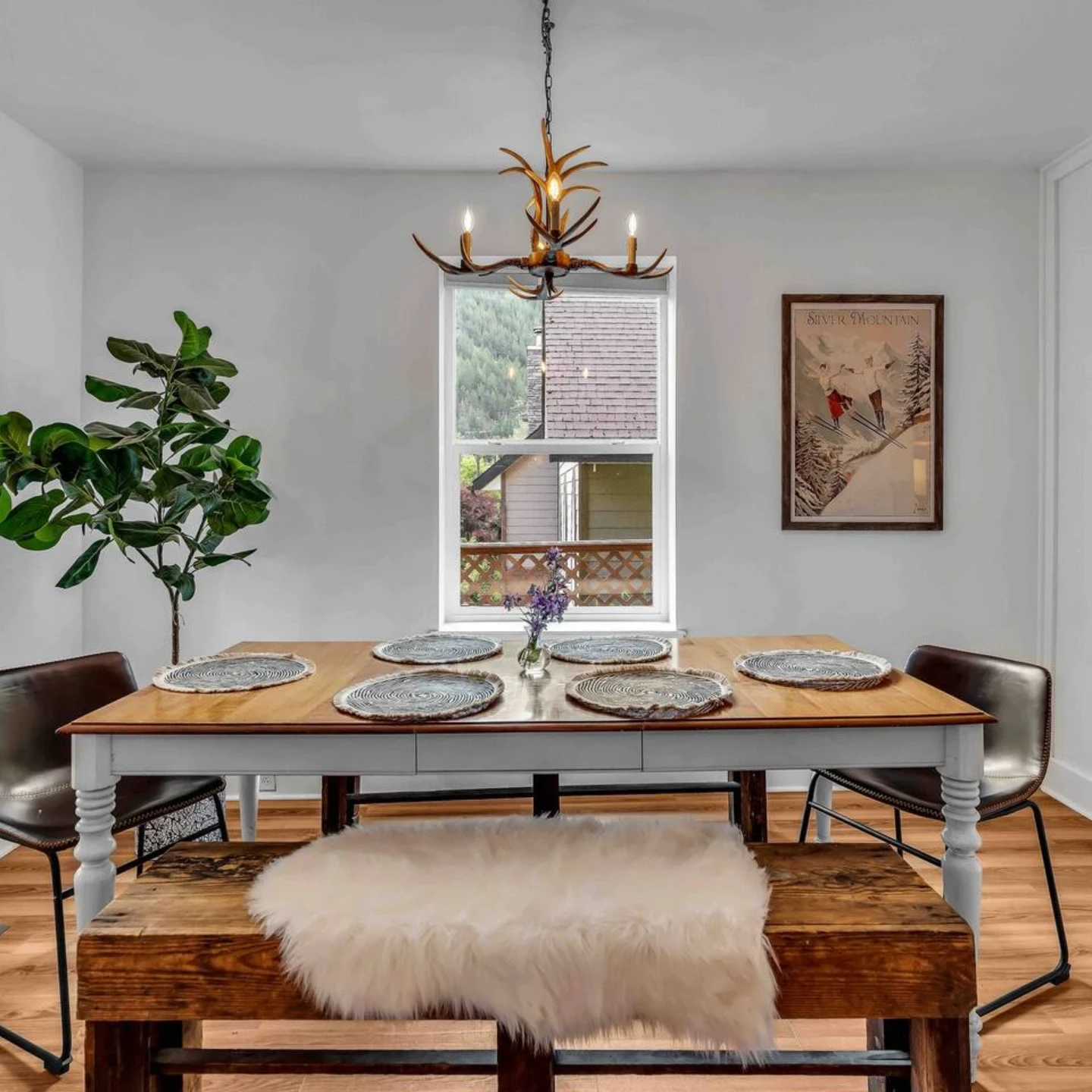 Album Dining Set