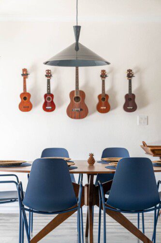 Modern Dining Room Set With Pendant Light